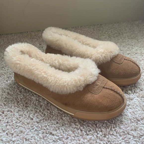 UGG Australia Slippers w/Rubber Sole 7M - Picture 2 of 2